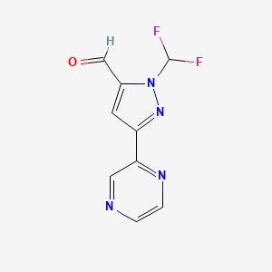 molecular formula C9H6F2N4O B1483459 1-(difluorometil)-3-(pirazin-2-il)-1H-pirazol-5-carbaldehído CAS No. 2091618-34-5