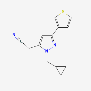 molecular formula C13H13N3S B1483482 2-(1-(cyclopropylmethyl)-3-(thiophen-3-yl)-1H-pyrazol-5-yl)acetonitrile CAS No. 2098005-03-7