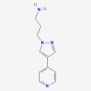 molecular formula C11H14N4 B1483518 3-(4-(pyridin-4-yl)-1H-pyrazol-1-yl)propan-1-amine CAS No. 1875651-18-5