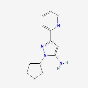 molecular formula C13H16N4 B1483533 1-环戊基-3-(吡啶-2-基)-1H-吡唑-5-胺 CAS No. 2097987-83-0