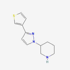 molecular formula C12H15N3S B1483725 3-(3-(thiophen-3-yl)-1H-pyrazol-1-yl)piperidine CAS No. 2098105-73-6
