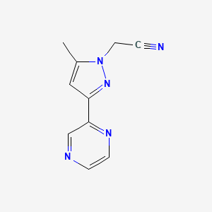 molecular formula C10H9N5 B1483733 2-(5-methyl-3-(pyrazin-2-yl)-1H-pyrazol-1-yl)acetonitrile CAS No. 2097964-53-7