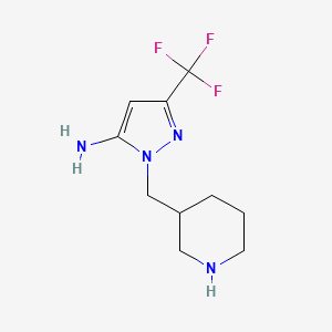 molecular formula C10H15F3N4 B1483805 1-(piperidin-3-ylmethyl)-3-(trifluoromethyl)-1H-pyrazol-5-amine CAS No. 2098023-42-6