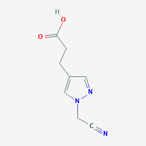 molecular formula C8H9N3O2 B1484706 3-[1-(cyanomethyl)-1H-pyrazol-4-yl]propanoic acid CAS No. 2098085-32-4