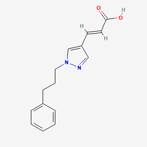 molecular formula C15H16N2O2 B1485009 (2E)-3-[1-(3-苯基丙基)-1H-吡唑-4-基]丙-2-烯酸 CAS No. 2098159-87-4