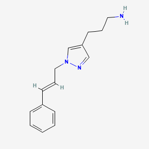 molecular formula C15H19N3 B1485213 3-{1-[(2E)-3-phenylprop-2-en-1-yl]-1H-pyrazol-4-yl}propan-1-amine CAS No. 2098159-52-3
