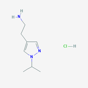 molecular formula C8H16ClN3 B1485234 2-[1-(propan-2-yl)-1H-pyrazol-4-yl]ethan-1-amine hydrochloride CAS No. 2098065-52-0