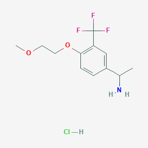 molecular formula C12H17ClF3NO2 B1485874 1-[4-(2-Methoxyethoxy)-3-trifluoromethylphenyl]-ethylamine hydrochloride CAS No. 2206608-09-3