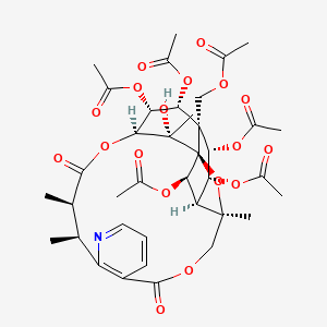 molecular formula C38H47NO18 B14859636 [(1S,3R,13S,14R,17S,18R,19R,20R,21S,22R,23R,24R,25S)-18,19,21,22,24-pentaacetyloxy-25-hydroxy-3,13,14,25-tetramethyl-6,15-dioxo-2,5,16-trioxa-11-azapentacyclo[15.7.1.01,20.03,23.07,12]pentacosa-7(12),8,10-trien-20-yl]methyl acetate 