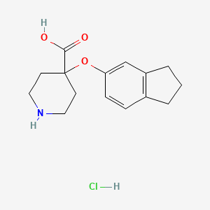 molecular formula C15H20ClNO3 B1486045 4-(2,3-Dihydro-1H-inden-5-yloxy)-4-piperidinecarboxylic acid hydrochloride CAS No. 2204587-41-5