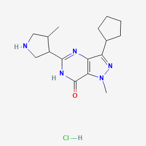 molecular formula C16H24ClN5O B1486179 3-Cyclopentyl-1-methyl-5-[4-methylpyrrolidinyl]-1,6-dihydro-7H-pyrazolo[4,3-d]pyrimidin-7-one hydrochloride CAS No. 2204054-40-8