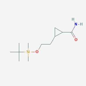 molecular formula C12H25NO2Si B1486188 2-(2-{[tert-Butyl(dimethyl)silyl]oxy}ethyl)cyclopropanecarboxamide CAS No. 2167335-13-7