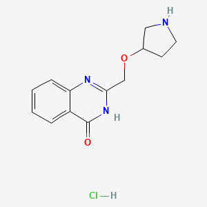 molecular formula C13H16ClN3O2 B1486773 2-((pyrrolidin-3-yloxy)methyl)quinazolin-4(3H)-one hydrochloride CAS No. 2098130-48-2