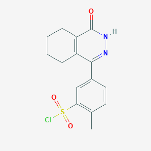 molecular formula C15H15ClN2O3S B1487546 2-Methyl-5-(4-oxo-3,4,5,6,7,8-hexahydrophthalazin-1-yl)benzenesulfonyl chloride CAS No. 1160264-20-9