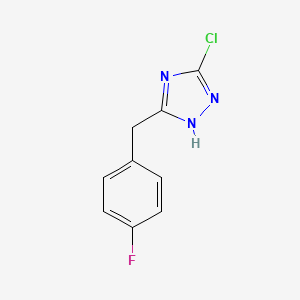 molecular formula C9H7ClFN3 B1487904 3-chloro-5-[(4-fluorophenyl)methyl]-4H-1,2,4-triazole CAS No. 1344328-30-8