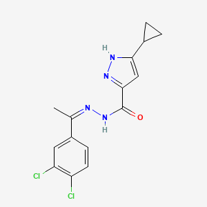 molecular formula C15H14Cl2N4O B14879636 (Z)-3-cyclopropyl-N'-(1-(3,4-dichlorophenyl)ethylidene)-1H-pyrazole-5-carbohydrazide 