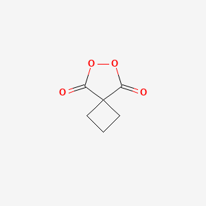 molecular formula C6H6O4 B1488090 Peróxido de malonilo de ciclobutano CAS No. 34867-87-3