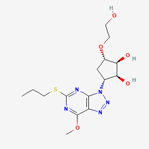 molecular formula C15H23N5O5S B14885669 (1S,2S,3S,5R)-3-(2-Hydroxyethoxy)-5-(7-methoxy-5-(propylthio)-3H-[1,2,3]triazolo[4,5-d]pyrimidin-3-yl)cyclopentane-1,2-diol 