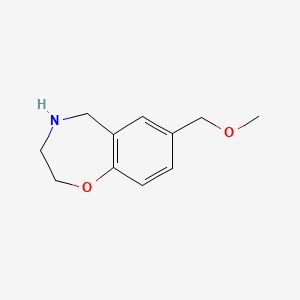 molecular formula C11H15NO2 B1488716 7-(Methoxymethyl)-2,3,4,5-tetrahydrobenzo[f][1,4]oxazepine CAS No. 1626480-41-8