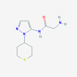 molecular formula C10H16N4OS B14888926 2-amino-N-(1-(tetrahydro-2H-thiopyran-4-yl)-1H-pyrazol-5-yl)acetamide 