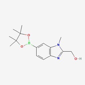 molecular formula C15H21BN2O3 B14889583 (1-Methyl-6-(4,4,5,5-tetramethyl-1,3,2-dioxaborolan-2-yl)-1H-benzo[d]imidazol-2-yl)methanol 