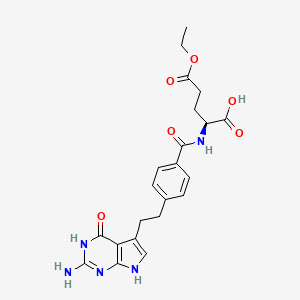 molecular formula C22H25N5O6 B14890619 (S)-2-(4-(2-(2-Amino-4-oxo-4,7-dihydro-1H-pyrrolo[2,3-d]pyrimidin-5-yl)ethyl)benzamido)-5-ethoxy-5-oxopentanoic acid 