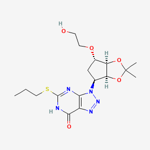 molecular formula C17H25N5O5S B14892924 3-((3AS,4S,6S,6aR)-6-(2-hydroxyethoxy)-2,2-dimethyltetrahydro-4H-cyclopenta[d][1,3]dioxol-4-yl)-5-(propylthio)-3H-[1,2,3]triazolo[4,5-d]pyrimidin-7-ol 