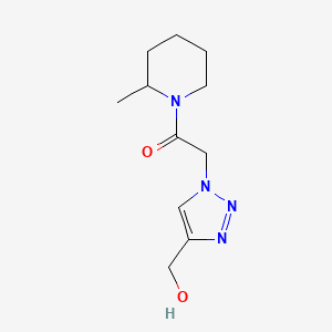 molecular formula C11H18N4O2 B1489334 2-[4-(hydroxymethyl)-1H-1,2,3-triazol-1-yl]-1-(2-methylpiperidin-1-yl)ethan-1-one CAS No. 1271699-82-1