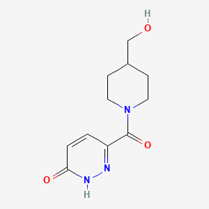 molecular formula C11H15N3O3 B1489342 6-[4-(Hydroxymethyl)piperidine-1-carbonyl]-2,3-dihydropyridazin-3-one CAS No. 1179036-68-0