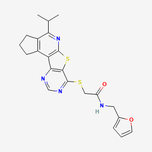 N-(furan-2-ylmethyl)-2-[(7-propan-2-yl-10-thia-8,13,15-triazatetracyclo[7.7.0.02,6.011,16]hexadeca-1(9),2(6),7,11(16),12,14-hexaen-12-yl)sulfanyl]acetamide