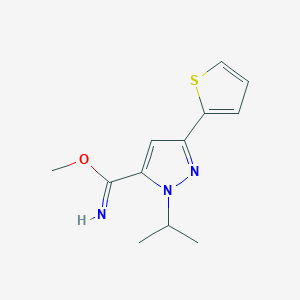 molecular formula C12H15N3OS B1490195 methyl 1-isopropyl-3-(thiophen-2-yl)-1H-pyrazole-5-carbimidate CAS No. 2098039-20-2