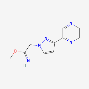 molecular formula C10H11N5O B1490230 methyl 2-(3-(pyrazin-2-yl)-1H-pyrazol-1-yl)acetimidate CAS No. 2098110-17-7