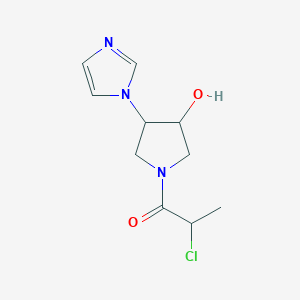 molecular formula C10H14ClN3O2 B1490317 2-氯-1-(3-羟基-4-(1H-咪唑-1-基)吡咯烷-1-基)丙انون CAS No. 2098027-45-1