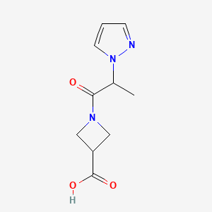 molecular formula C10H13N3O3 B1490813 1-(2-(1H-pyrazol-1-yl)propanoyl)azetidine-3-carboxylic acid CAS No. 2098123-52-3