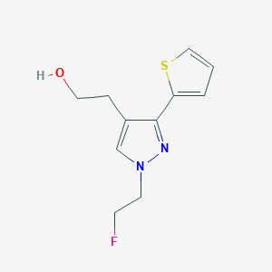 molecular formula C11H13FN2OS B1491233 2-(1-(2-fluoroethyl)-3-(thiophen-2-yl)-1H-pyrazol-4-yl)ethan-1-ol CAS No. 2098016-29-4