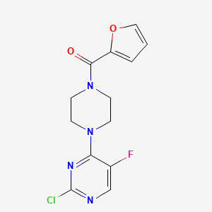 [4-(2-Chloro-5-fluoropyrimidin-4-yl)piperazin-1-yl](furan-2-yl)methanone