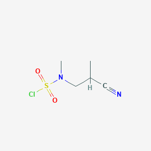 molecular formula C5H9ClN2O2S B1491402 3-[(Chlorosulfonyl)(methyl)amino]-2-methylpropanenitrile CAS No. 1250149-70-2