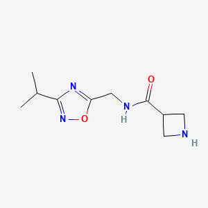 molecular formula C10H16N4O2 B14915098 N-{[3-(propan-2-yl)-1,2,4-oxadiazol-5-yl]methyl}azetidine-3-carboxamide 