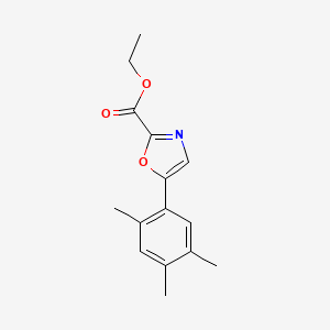 molecular formula C15H17NO3 B1491882 5-(2,4,5-三甲基苯基)恶唑-2-羧酸乙酯 CAS No. 2098018-33-6