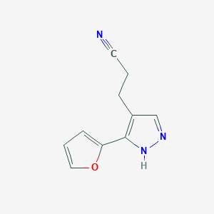molecular formula C10H9N3O B1492045 3-(3-(furan-2-yl)-1H-pyrazol-4-yl)propanenitrile CAS No. 2097986-85-9