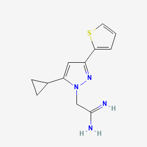 molecular formula C12H14N4S B1492060 2-(5-cyclopropyl-3-(thiophen-2-yl)-1H-pyrazol-1-yl)acetimidamide CAS No. 2098133-06-1