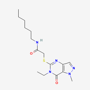 2-[(6-ethyl-1-methyl-7-oxo-6,7-dihydro-1H-pyrazolo[4,3-d]pyrimidin-5-yl)sulfanyl]-N-hexylacetamide