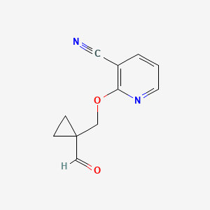 molecular formula C11H10N2O2 B1492600 2-((1-Formylcyclopropyl)methoxy)nicotinonitrile CAS No. 2097962-64-4