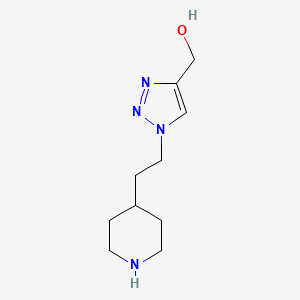 molecular formula C10H18N4O B1492641 (1-(2-(piperidin-4-yl)ethyl)-1H-1,2,3-triazol-4-yl)methanol CAS No. 2098109-45-4