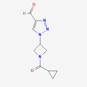 molecular formula C10H12N4O2 B1492651 1-(1-(cyclopropanecarbonyl)azetidin-3-yl)-1H-1,2,3-triazole-4-carbaldehyde CAS No. 2097996-08-0