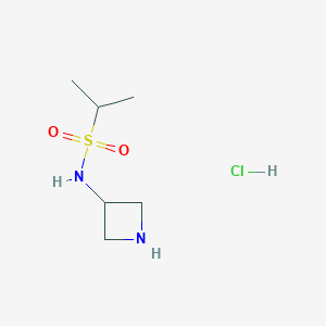 molecular formula C6H15ClN2O2S B1492708 N-(azetidin-3-yl)propane-2-sulfonamide hydrochloride CAS No. 2097969-14-5