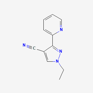 molecular formula C11H10N4 B1492793 1-Ethyl-3-(pyridin-2-yl)-1H-pyrazol-4-carbonitril CAS No. 2098014-03-8