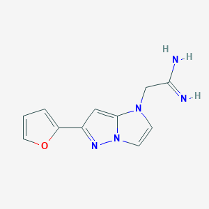 molecular formula C11H11N5O B1493009 2-(6-(Furan-2-yl)-1H-imidazo[1,2-b]pyrazol-1-yl)acetimidamid CAS No. 2098055-92-4