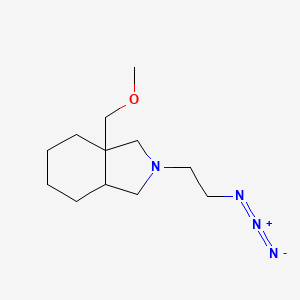 molecular formula C12H22N4O B1493142 2-(2-叠氮乙基)-3a-(甲氧基甲基)八氢-1H-异吲哚 CAS No. 2098133-63-0