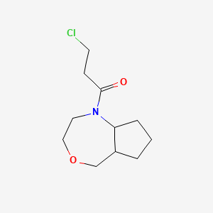 molecular formula C11H18ClNO2 B1493149 3-chloro-1-(octahydro-1H-cyclopenta[e][1,4]oxazepin-1-yl)propan-1-one CAS No. 2098072-99-0